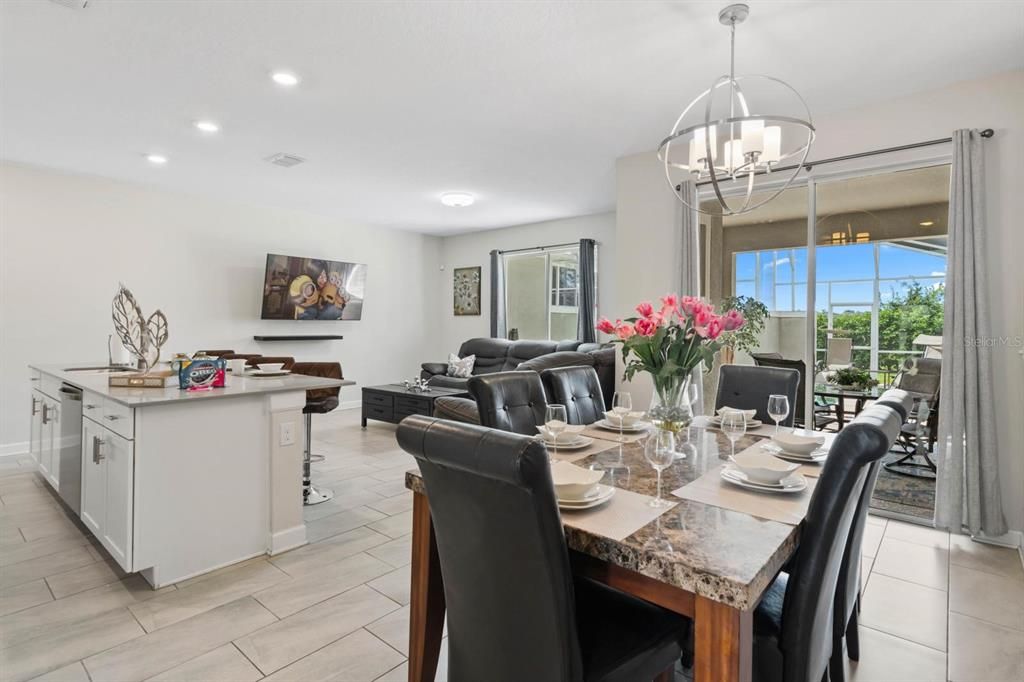 出租: $3,000 (4 贝兹, 3 浴室, 1914 平方英尺)