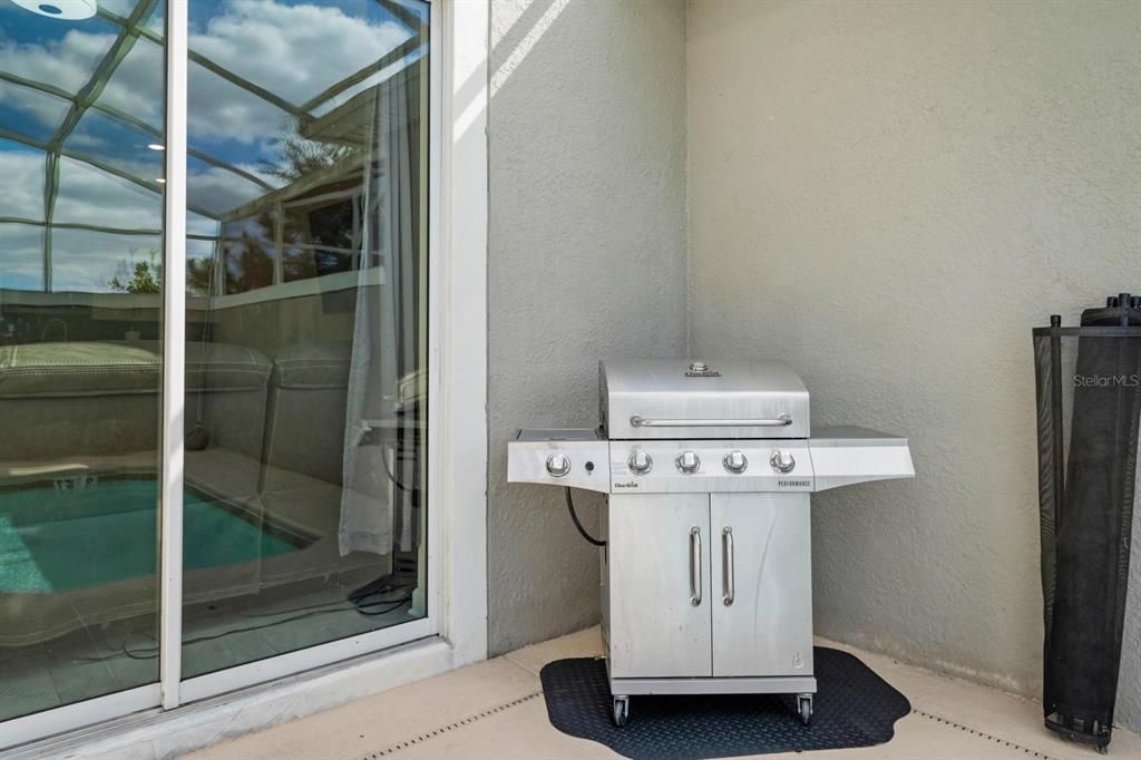 出租: $3,000 (4 贝兹, 3 浴室, 1914 平方英尺)