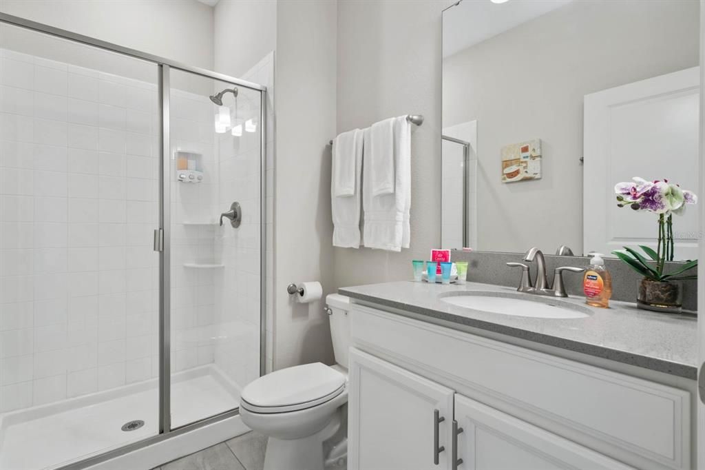 出租: $3,000 (4 贝兹, 3 浴室, 1914 平方英尺)