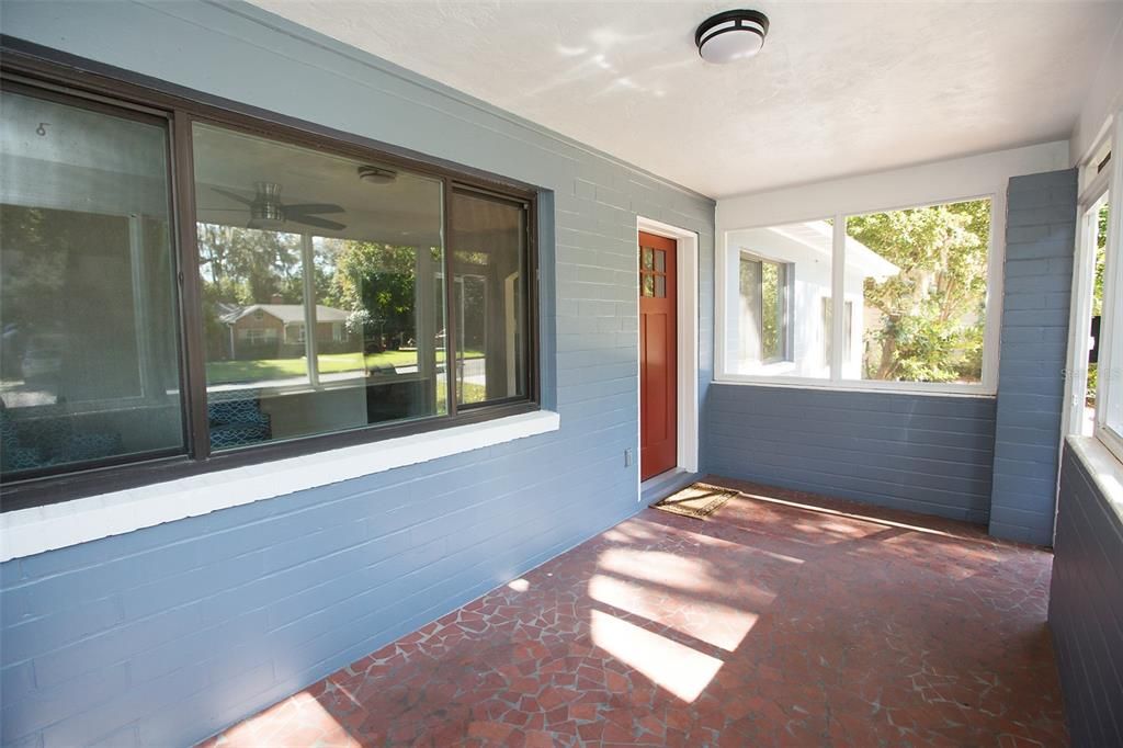 Под контрактом: $525,000 (3 спален, 2 ванн, 2024 Квадратных фут)