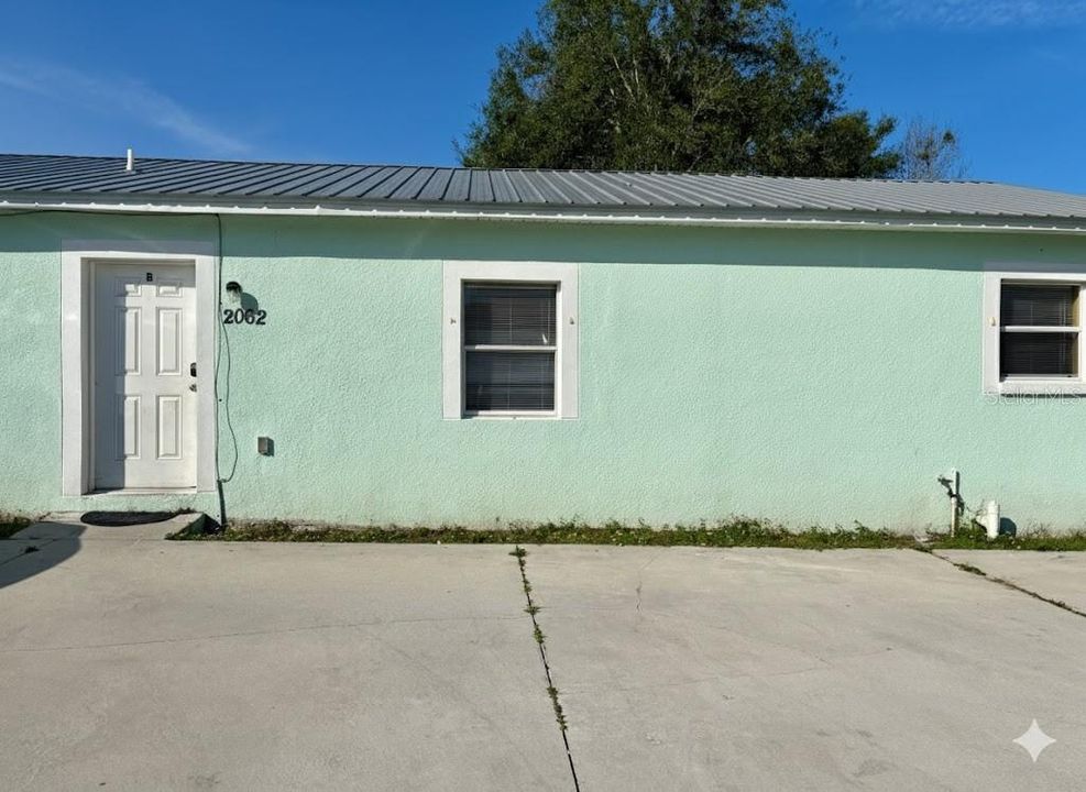 出租: $1,200 (2 贝兹, 1 浴室, 1820 平方英尺)