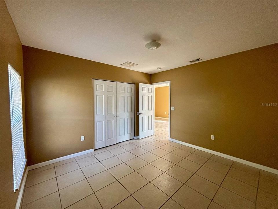 出租: $1,200 (2 贝兹, 1 浴室, 1820 平方英尺)