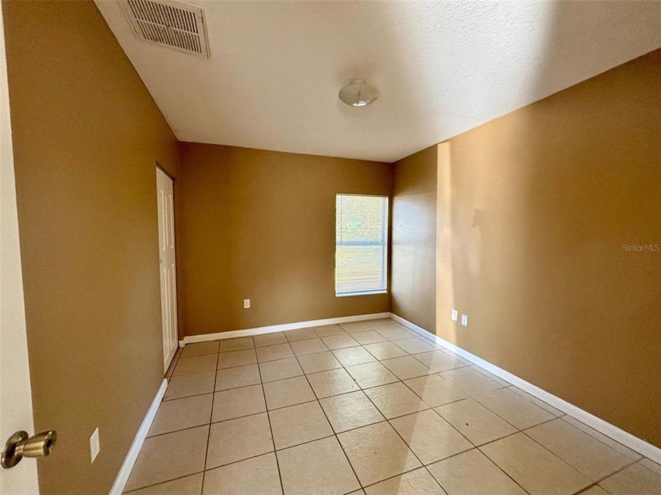 出租: $1,200 (2 贝兹, 1 浴室, 1820 平方英尺)