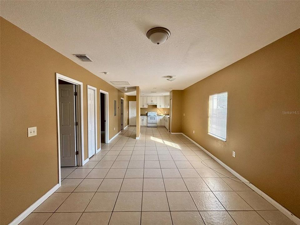 出租: $1,200 (2 贝兹, 1 浴室, 1820 平方英尺)