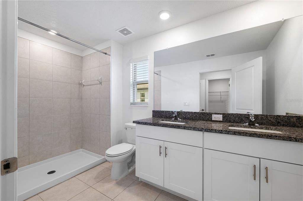 待售: $279,990 (2 贝兹, 2 浴室, 1541 平方英尺)