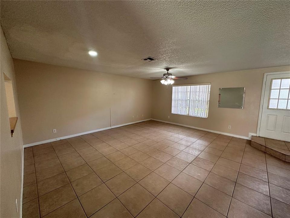 For Rent: $2,100 (3 beds, 2 baths, 1485 Square Feet)