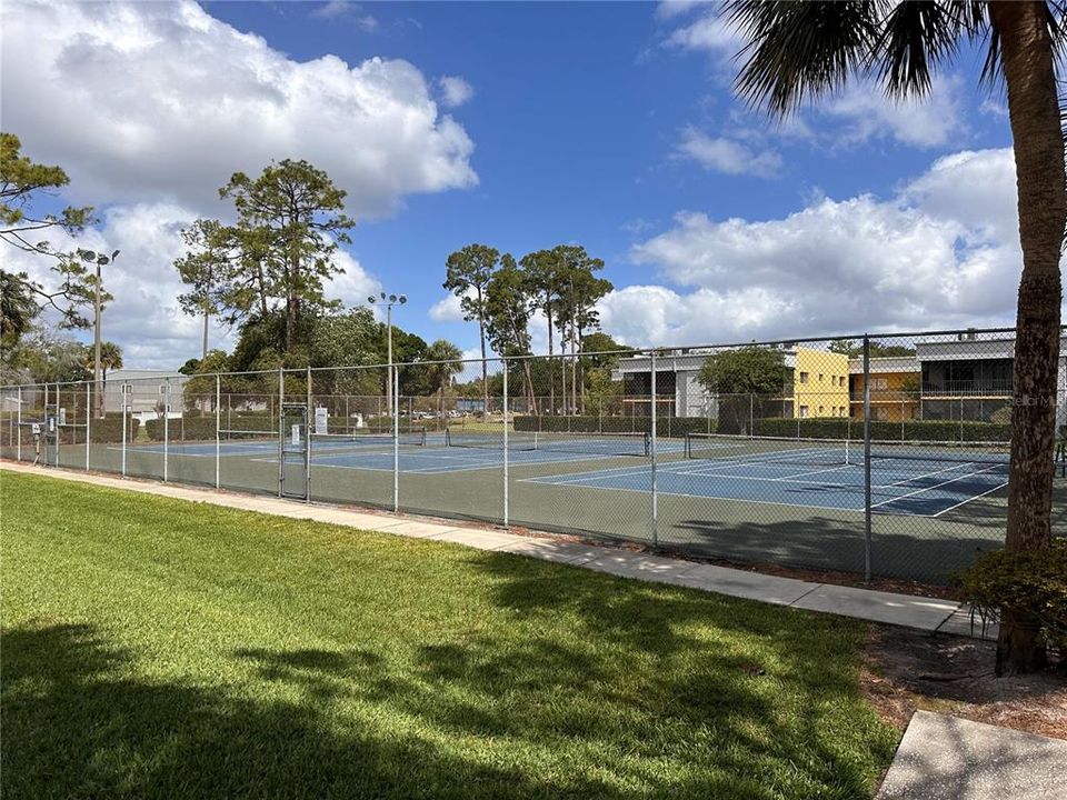 For Rent: $2,100 (3 beds, 2 baths, 1485 Square Feet)