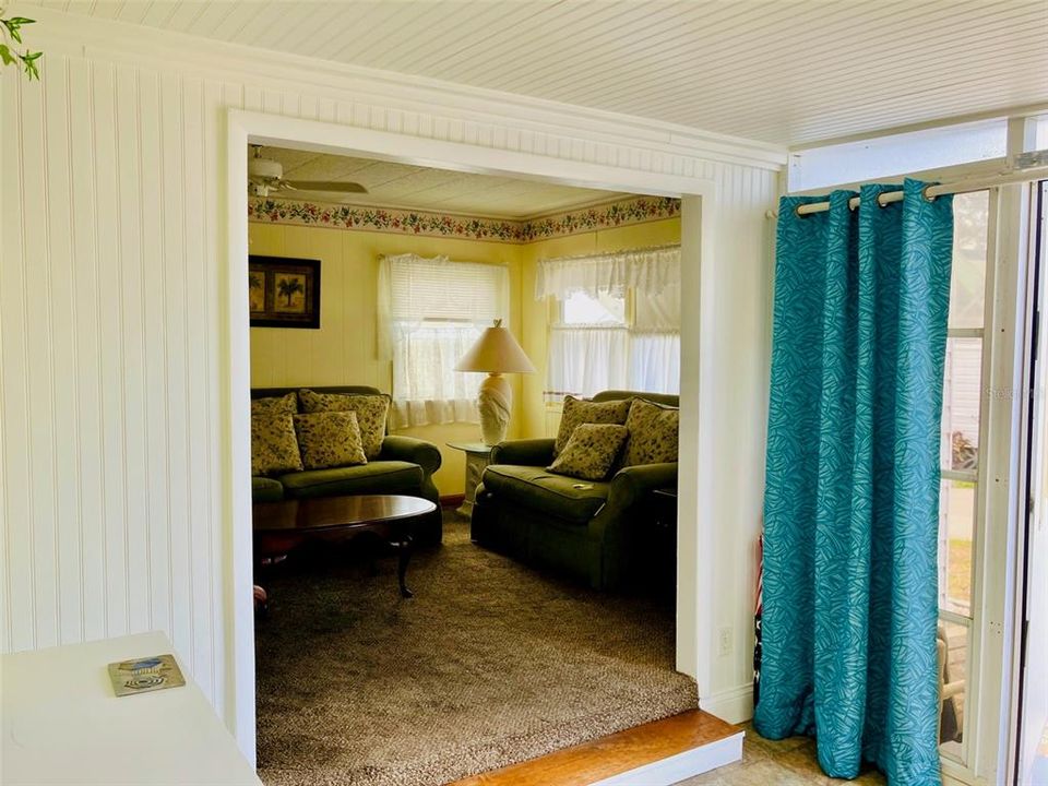 На продажу: $99,900 (2 спален, 2 ванн, 1052 Квадратных фут)