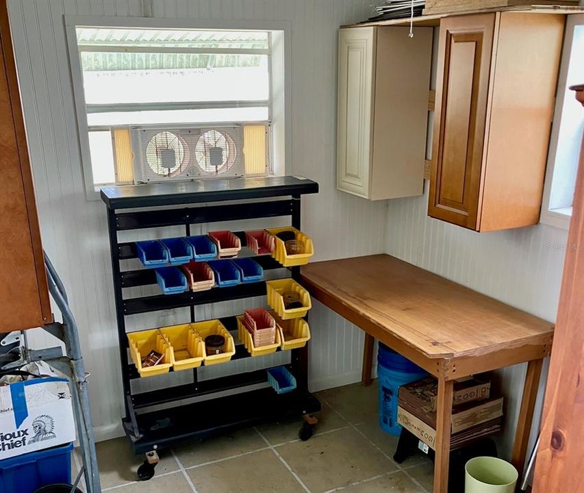 На продажу: $99,900 (2 спален, 2 ванн, 1052 Квадратных фут)