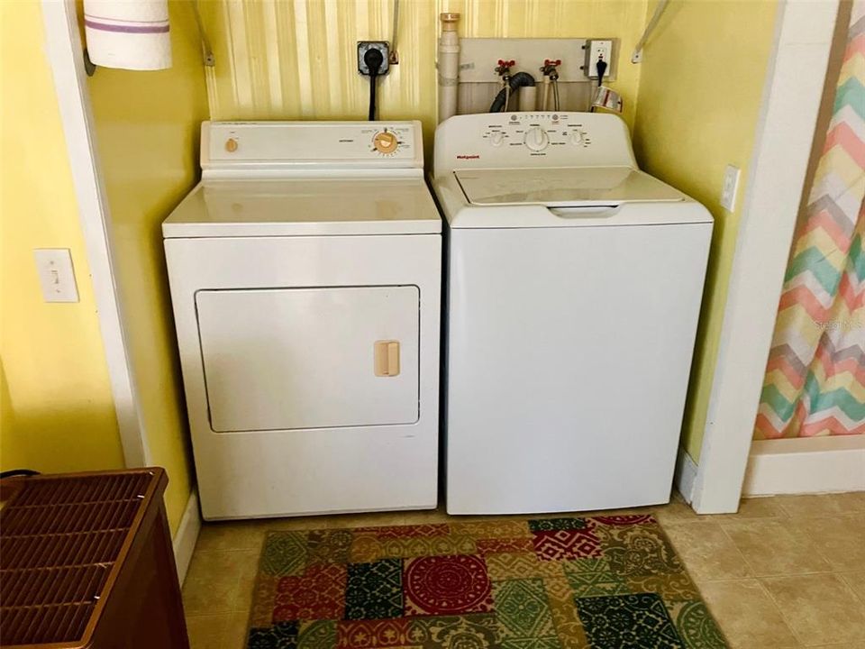 На продажу: $99,900 (2 спален, 2 ванн, 1052 Квадратных фут)