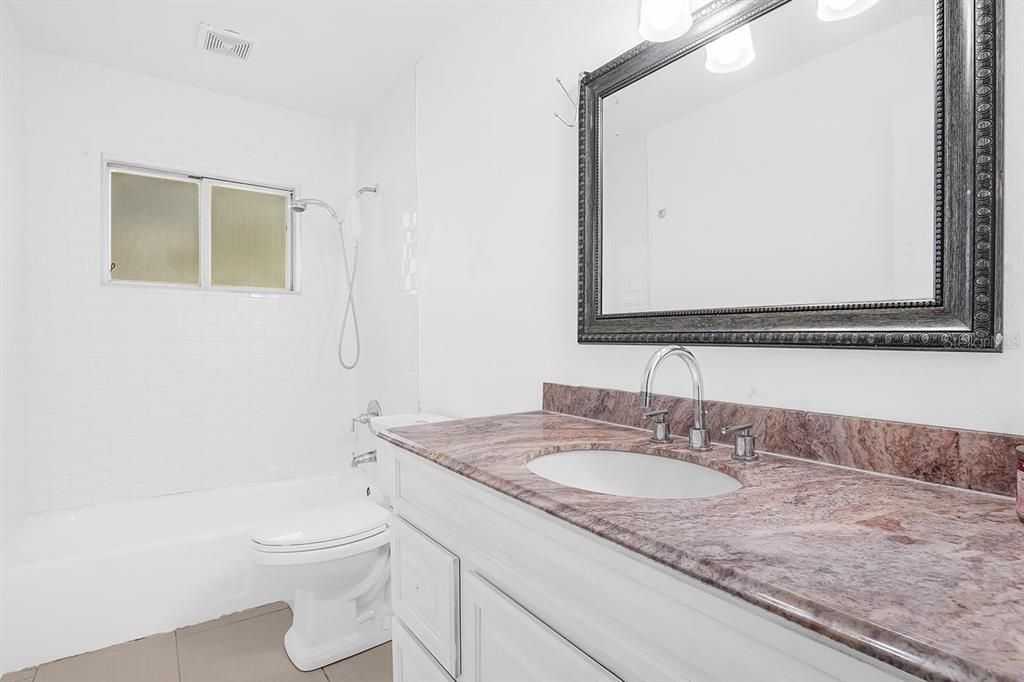 For Sale: $335,000 (3 beds, 1 baths, 1025 Square Feet)