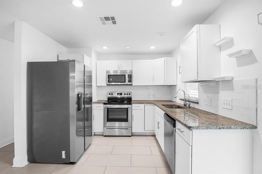 For Sale: $335,000 (3 beds, 1 baths, 1025 Square Feet)