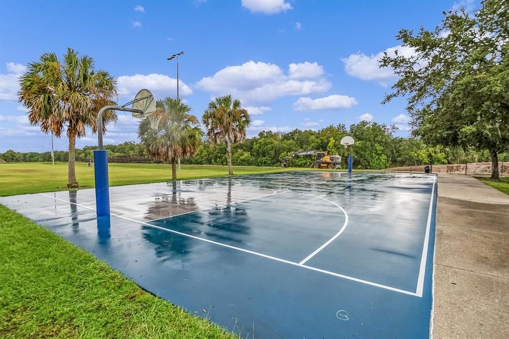 For Sale: $335,000 (3 beds, 1 baths, 1025 Square Feet)