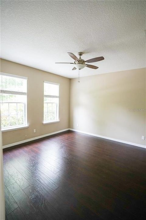 En Renta: $2,395 (4 camas, 3 baños, 2175 Pies cuadrados)