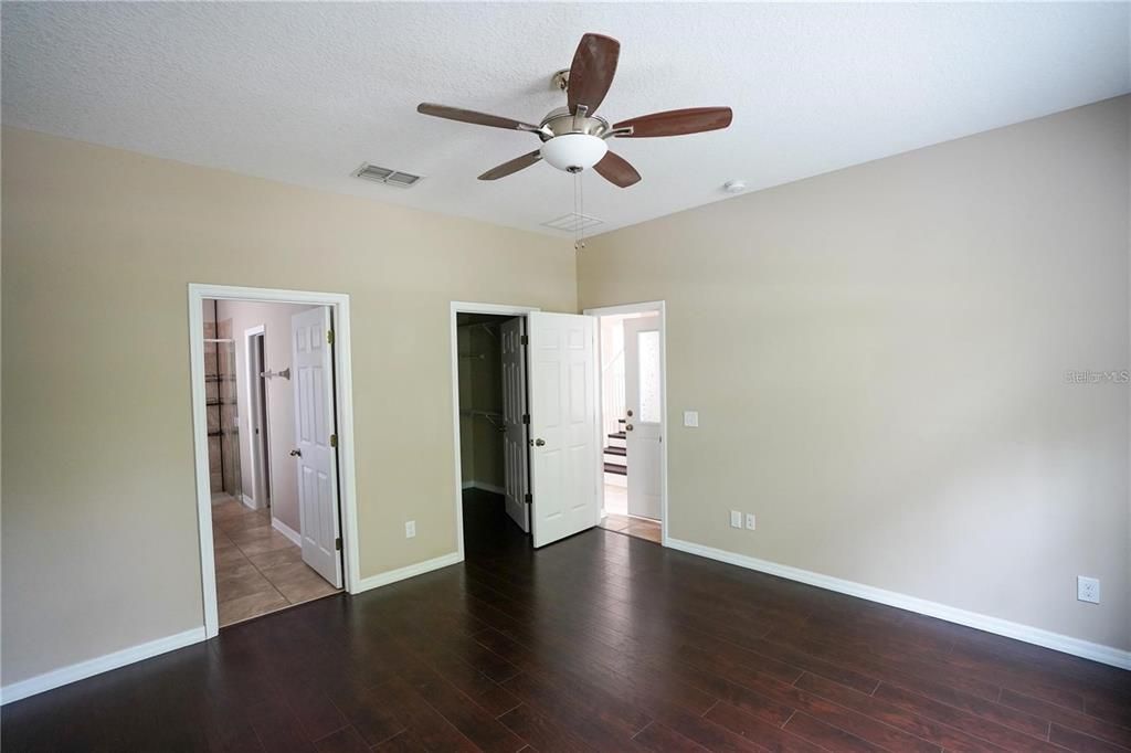 En Renta: $2,395 (4 camas, 3 baños, 2175 Pies cuadrados)