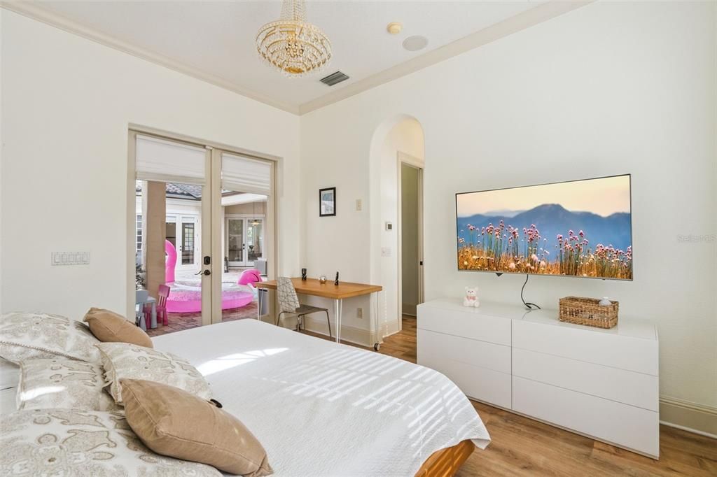 For Sale: $2,299,000 (6 beds, 5 baths, 4679 Square Feet)