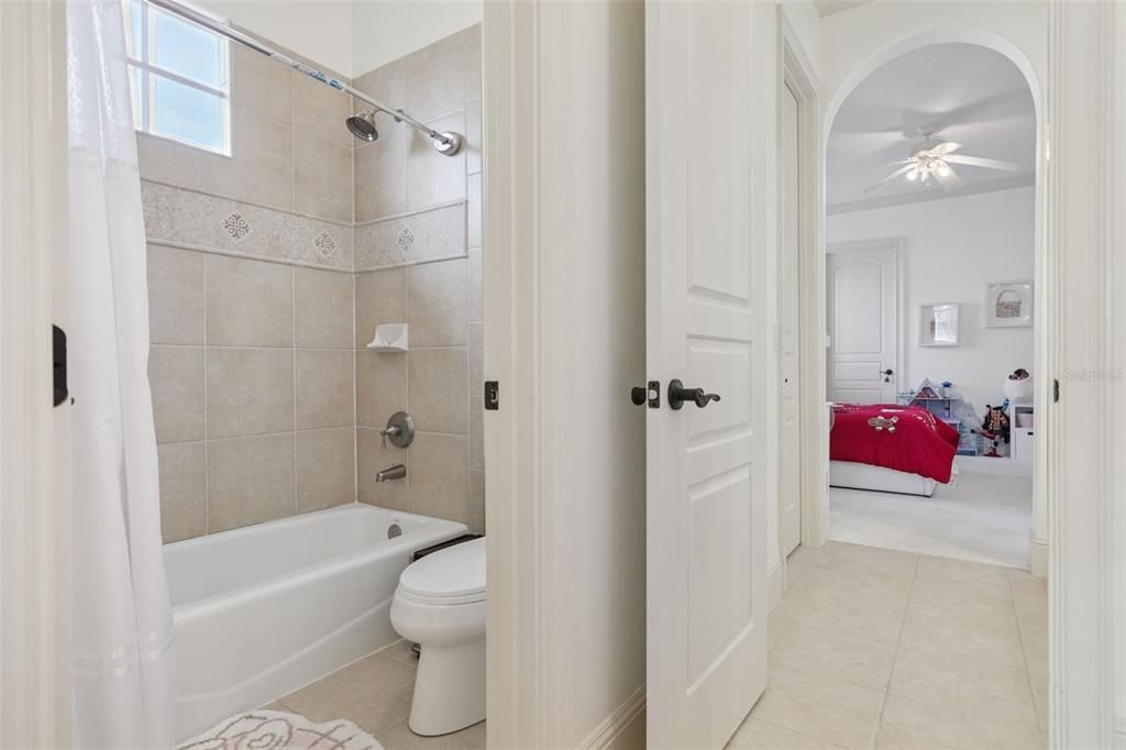 For Sale: $2,299,000 (6 beds, 5 baths, 4679 Square Feet)