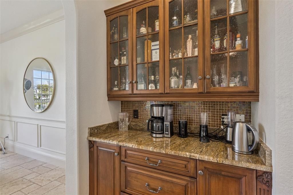 For Sale: $2,299,000 (6 beds, 5 baths, 4679 Square Feet)