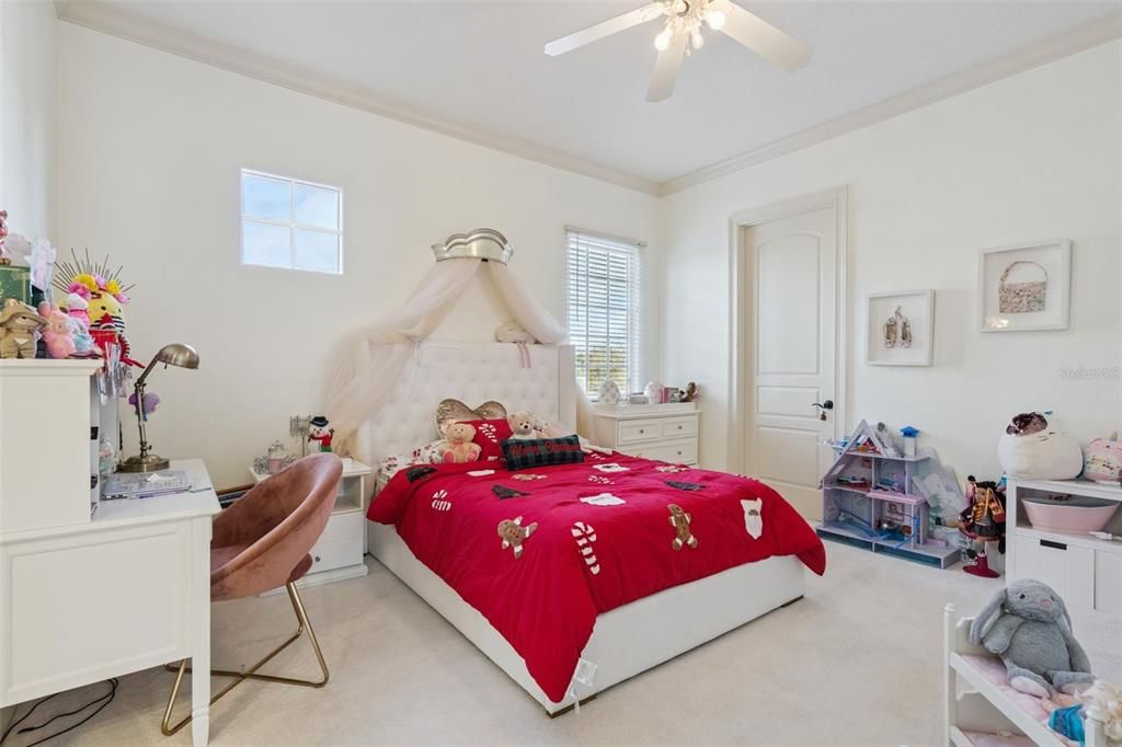 For Sale: $2,299,000 (6 beds, 5 baths, 4679 Square Feet)