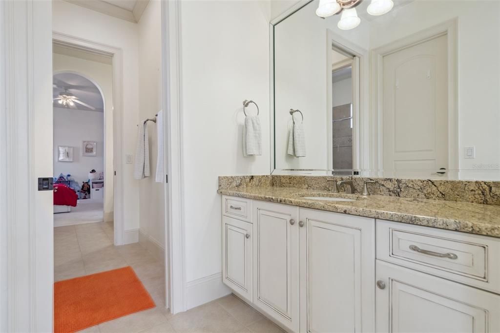 For Sale: $2,299,000 (6 beds, 5 baths, 4679 Square Feet)