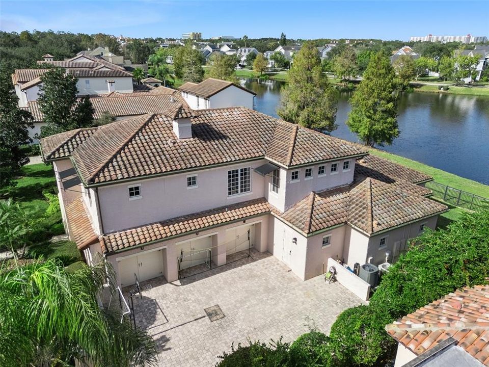 For Sale: $2,299,000 (6 beds, 5 baths, 4679 Square Feet)