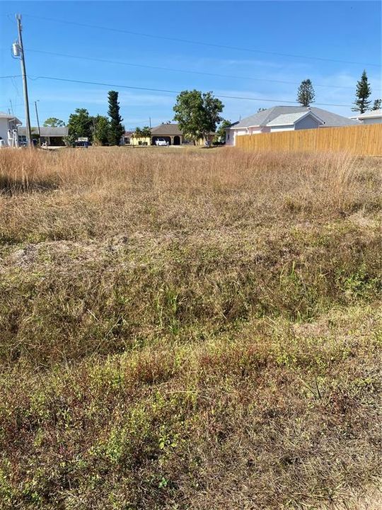 На продажу: $29,000 (0.17 acres)