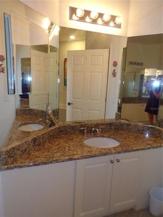 For Rent: $3,500 (2 beds, 2 baths, 1808 Square Feet)