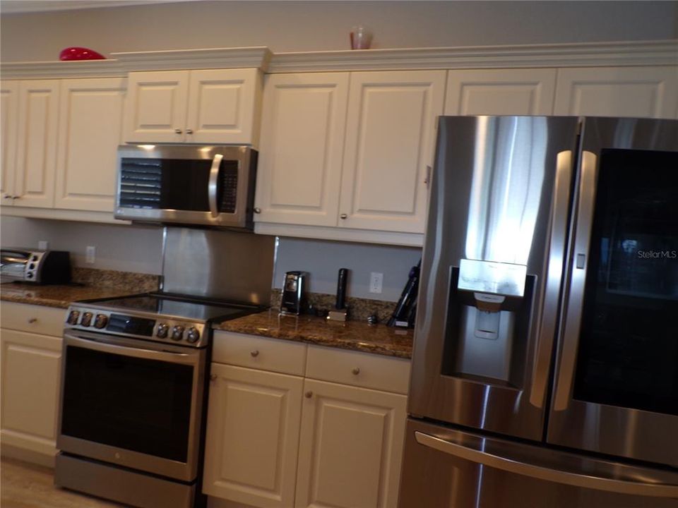 For Rent: $3,500 (2 beds, 2 baths, 1808 Square Feet)