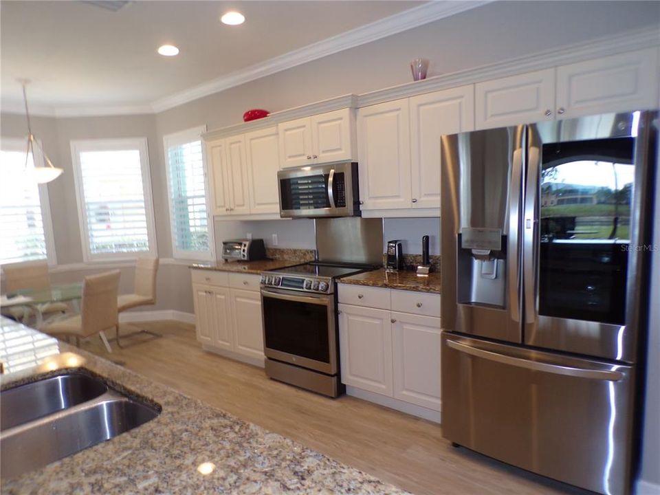 For Rent: $3,500 (2 beds, 2 baths, 1808 Square Feet)