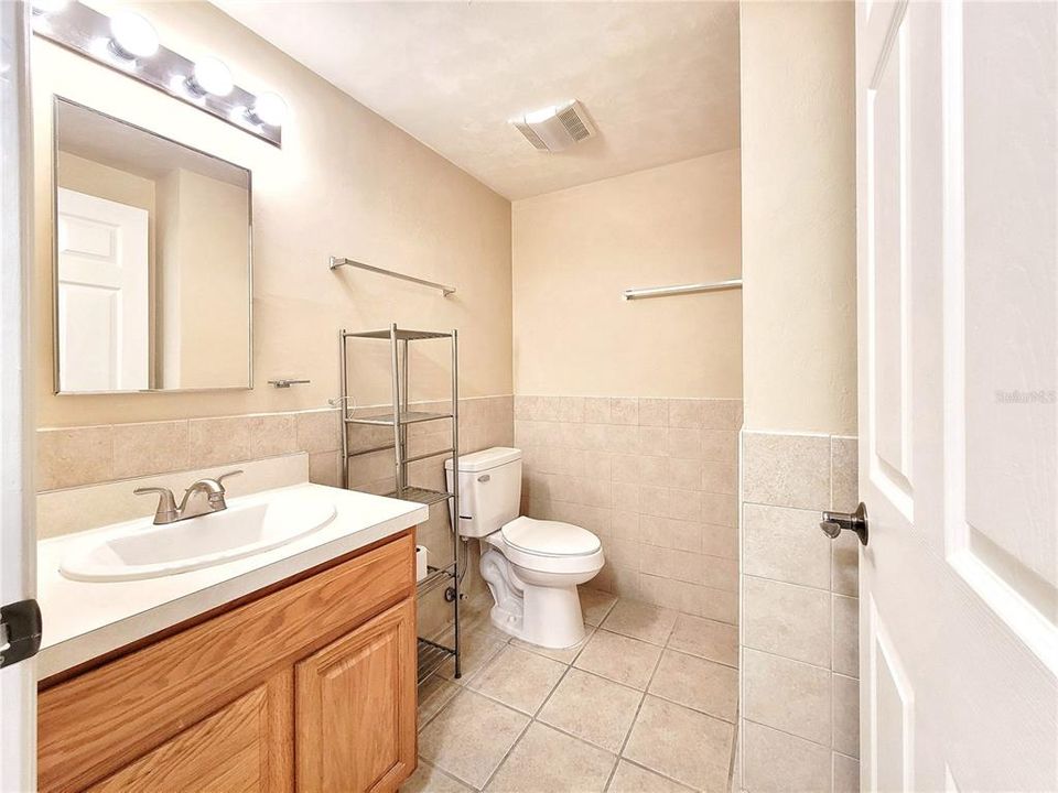 На продажу: $195,000 (1 спален, 1 ванн, 430 Квадратных фут)