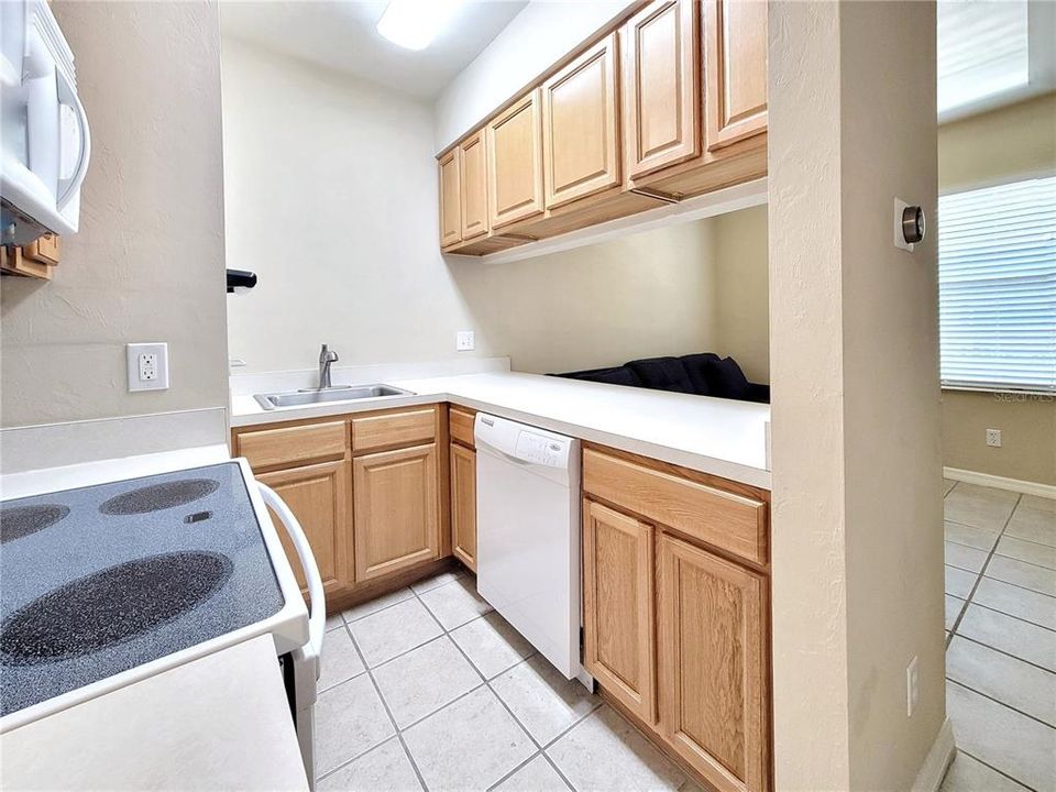 На продажу: $195,000 (1 спален, 1 ванн, 430 Квадратных фут)