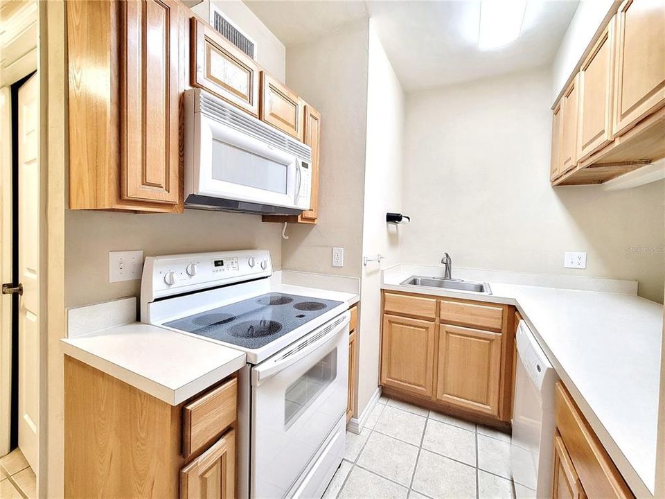 На продажу: $195,000 (1 спален, 1 ванн, 430 Квадратных фут)