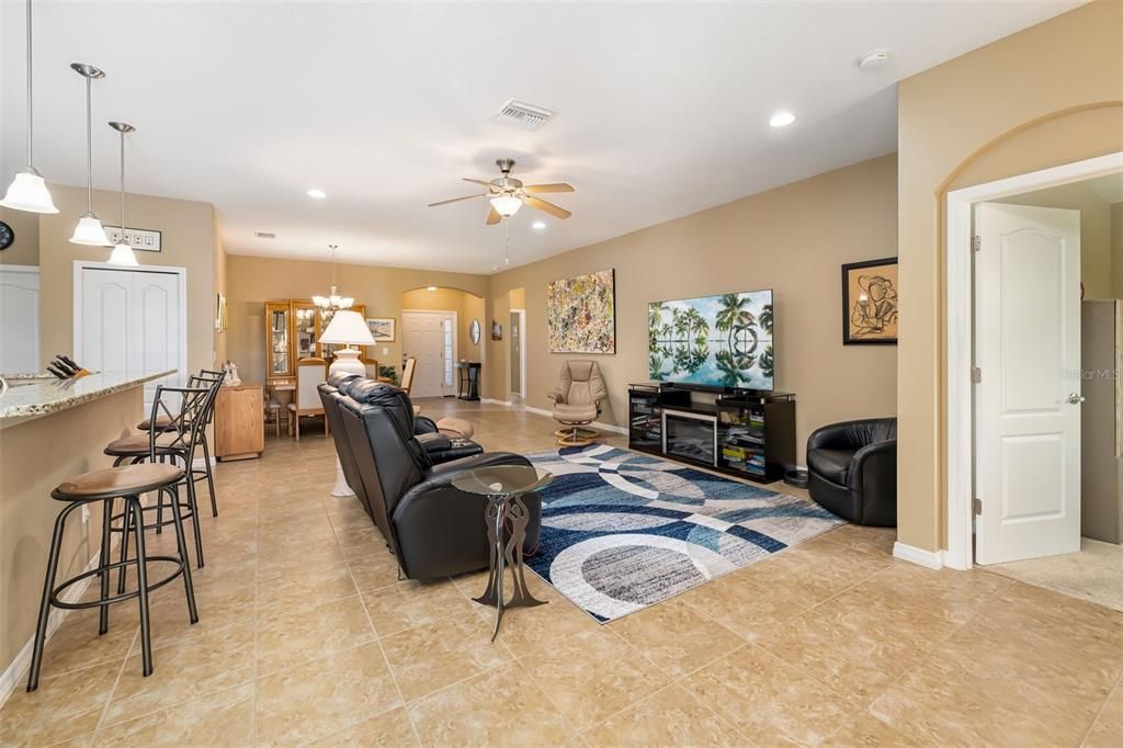 待售: $450,000 (3 贝兹, 2 浴室, 1844 平方英尺)