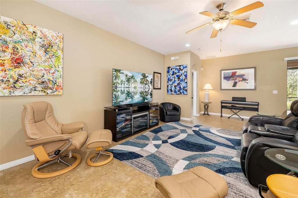 待售: $450,000 (3 贝兹, 2 浴室, 1844 平方英尺)