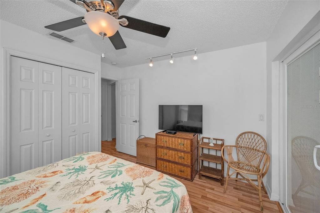 En Venta: $385,000 (3 camas, 2 baños, 1255 Pies cuadrados)