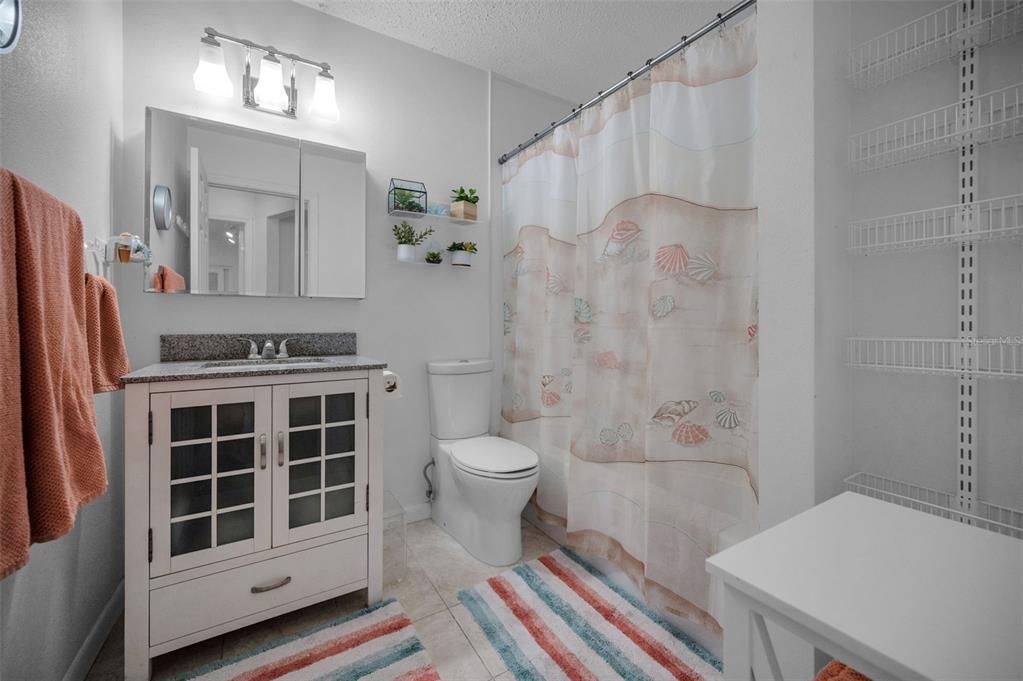 En Venta: $385,000 (3 camas, 2 baños, 1255 Pies cuadrados)