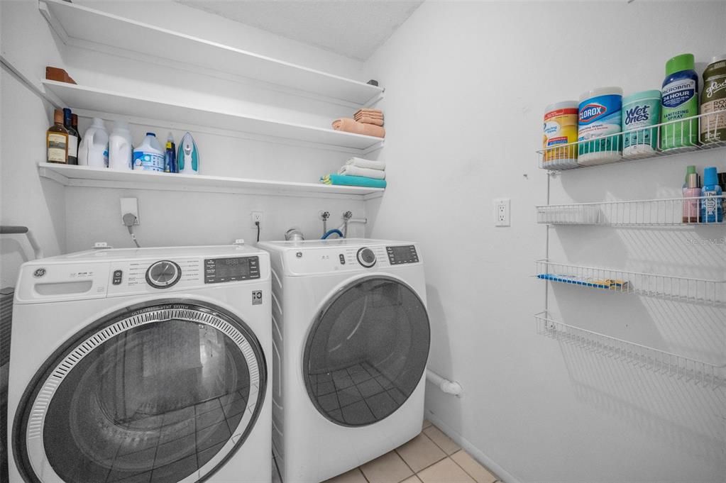 En Venta: $385,000 (3 camas, 2 baños, 1255 Pies cuadrados)