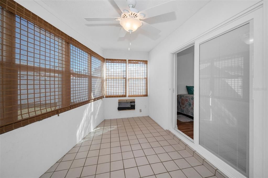 En Venta: $385,000 (3 camas, 2 baños, 1255 Pies cuadrados)