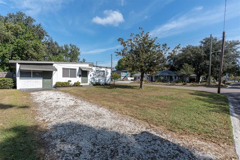 待售: $295,000 (3 贝兹, 1 浴室, 897 平方英尺)