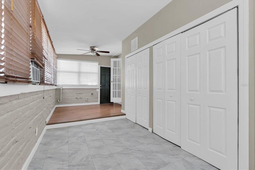 待售: $295,000 (3 贝兹, 1 浴室, 897 平方英尺)