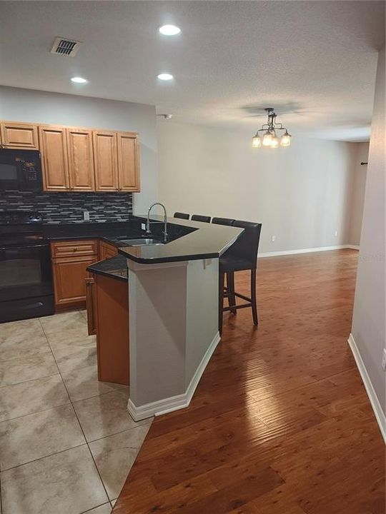 出租: $2,750 (3 贝兹, 2 浴室, 1501 平方英尺)