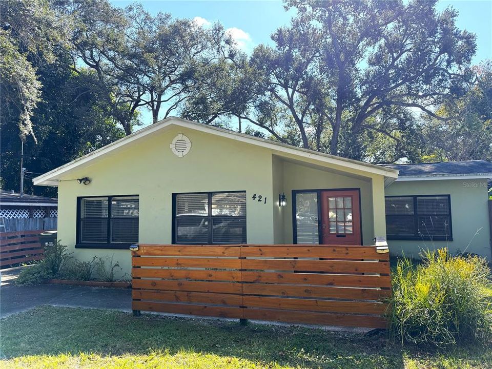 For Rent: $2,300 (2 beds, 2 baths, 1251 Square Feet)