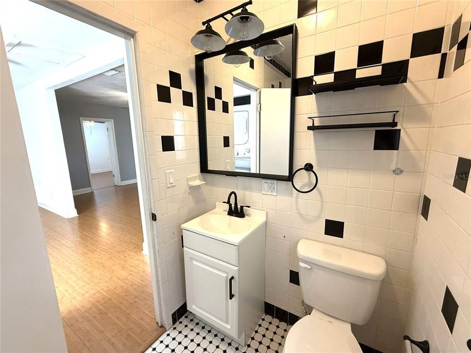 For Rent: $2,300 (2 beds, 2 baths, 1251 Square Feet)