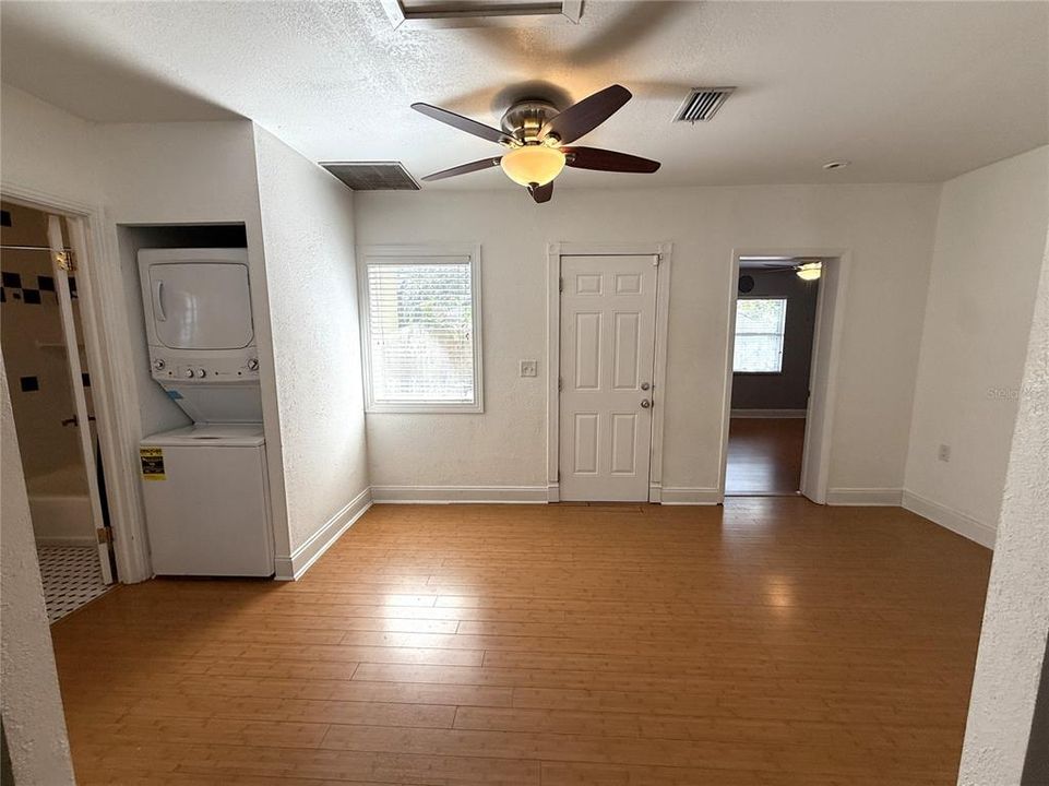 For Rent: $2,300 (2 beds, 2 baths, 1251 Square Feet)
