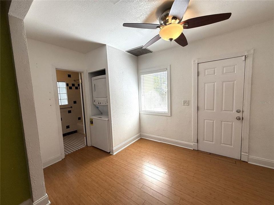 For Rent: $2,300 (2 beds, 2 baths, 1251 Square Feet)