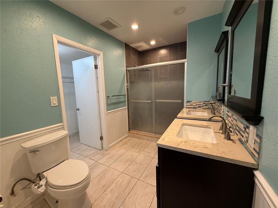 For Rent: $2,300 (2 beds, 2 baths, 1251 Square Feet)