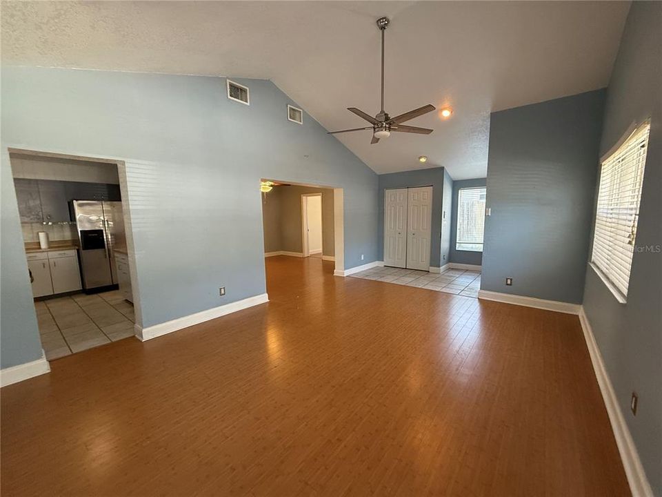 For Rent: $2,300 (2 beds, 2 baths, 1251 Square Feet)
