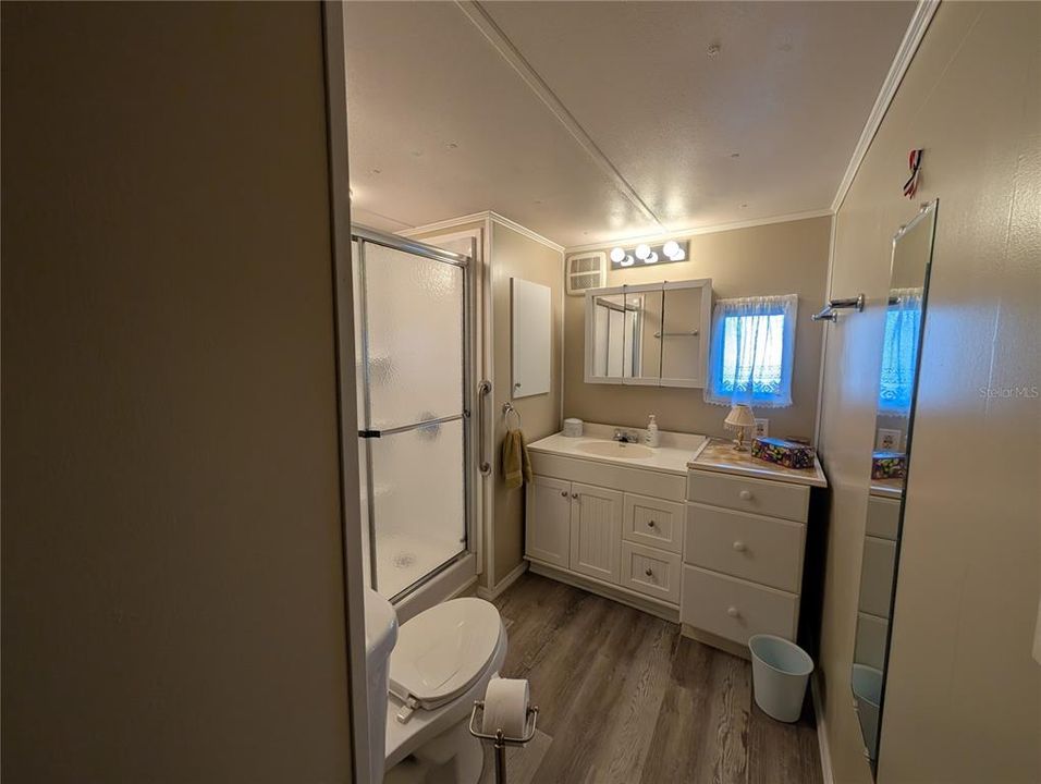 For Rent: $1,200 (2 beds, 1 baths, 782 Square Feet)