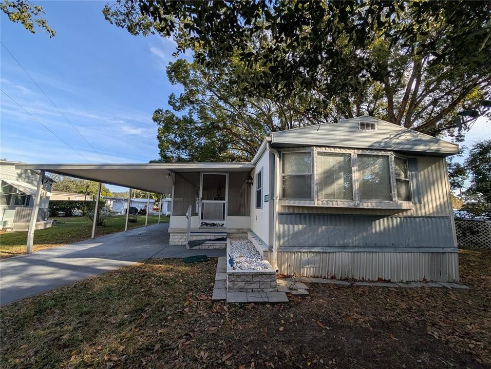 For Rent: $1,200 (2 beds, 1 baths, 782 Square Feet)