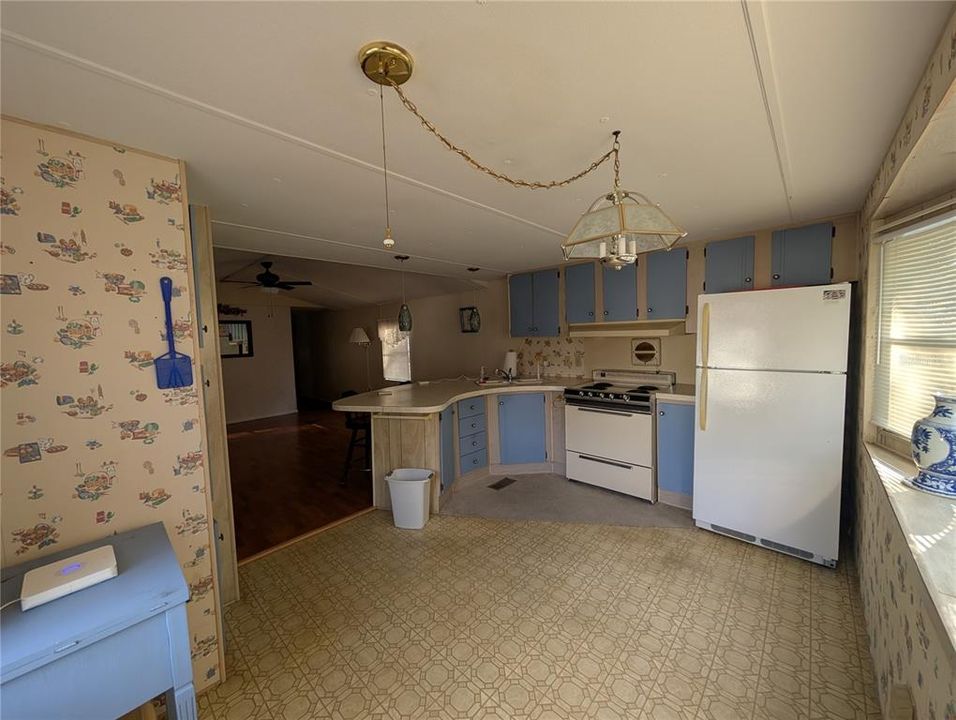 For Rent: $1,200 (2 beds, 1 baths, 782 Square Feet)